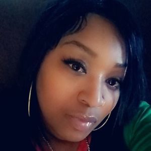 Meet your Posher, Dee